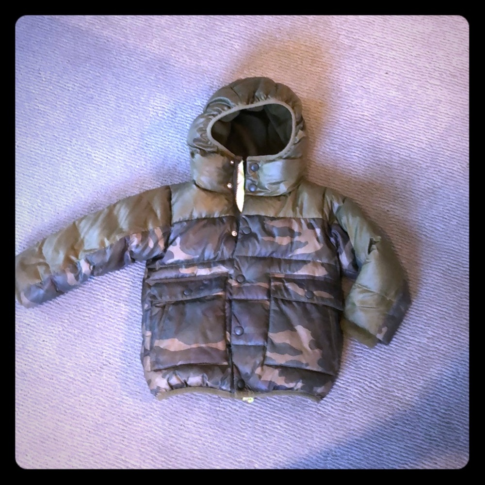Jcrew/Crewcuts camouflage down puffer! Size 3T